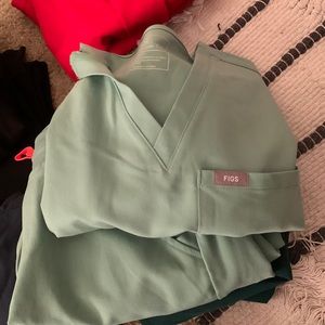 SAGE. Figs. Xtra small top and XS petite bottoms